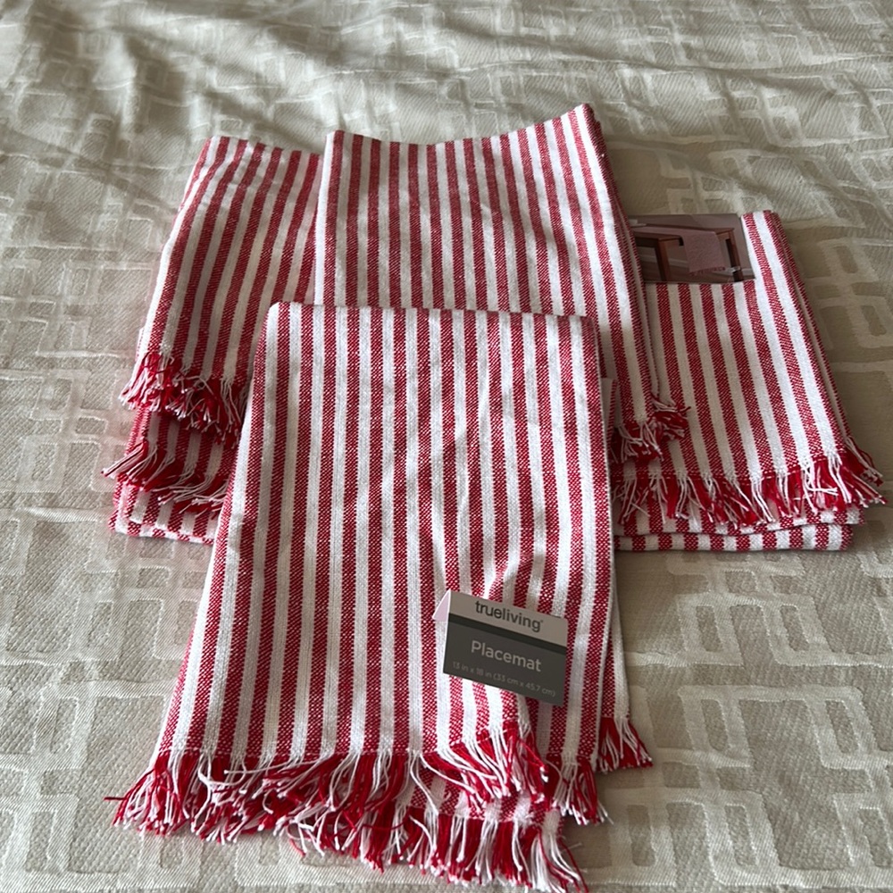 4 pcs tablet set nwt